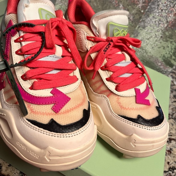 off white shoes - Picture 3 of 7